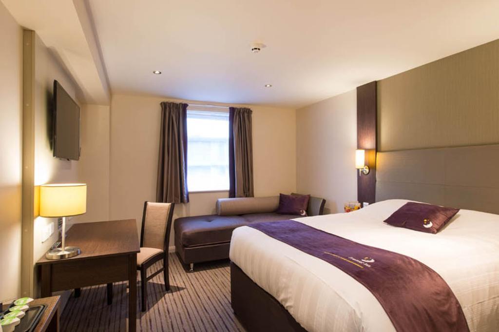 Premier Inn Southampton West Ower Esterno foto